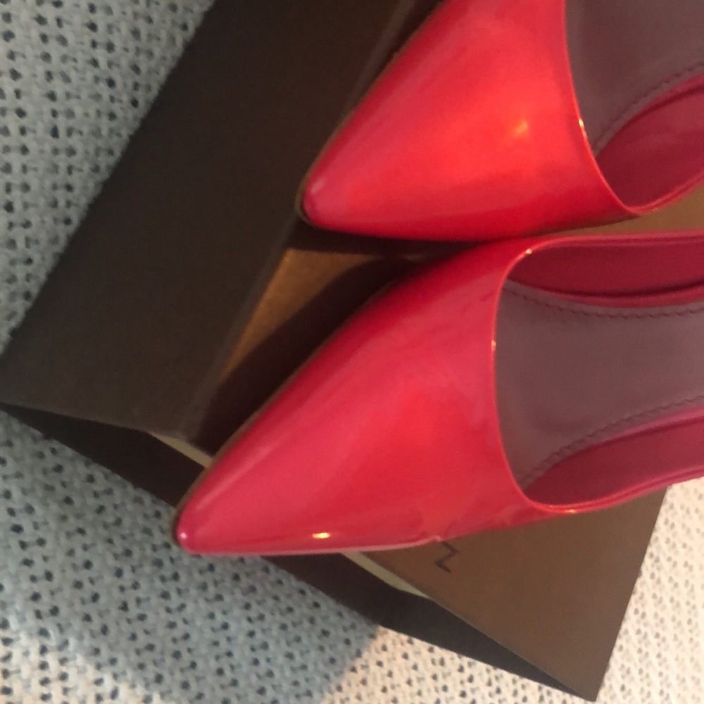 Bubblegum LV heels - Picture 4 of 4